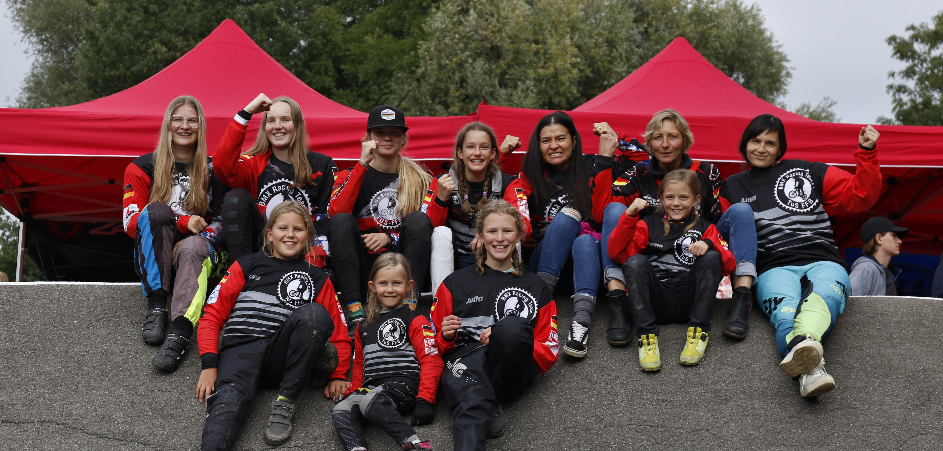 BMX-Racing-Team Girls, fotografiert von @flowografie